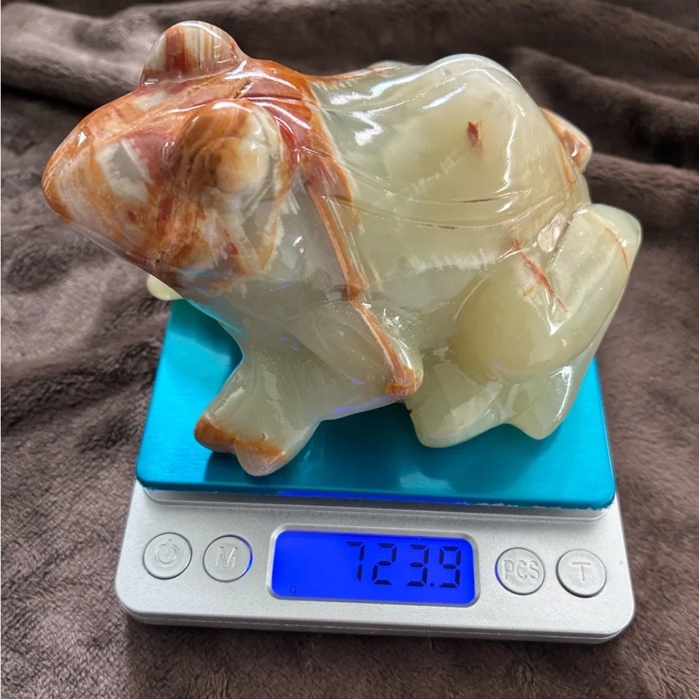 Carved Green Onyx Frog Figurine - Picture 9 of 9